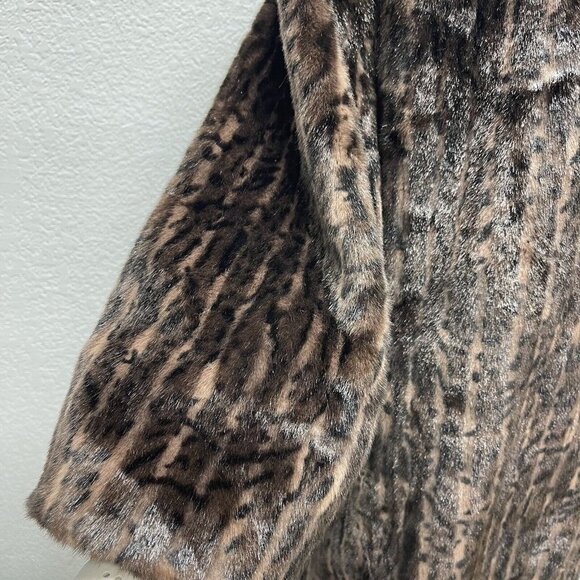 Regent Park Womens XL Coat Brown Faux Fur Vtg Soft Button Closure Animal Print - Picture 2 of 9